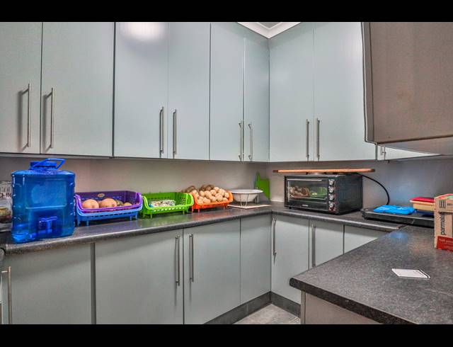 11 BEDROOM GUEST HOUSE FOR SALE IN PROTEA PARK